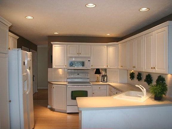 2nd image of 2136 Waterbury Dr SE