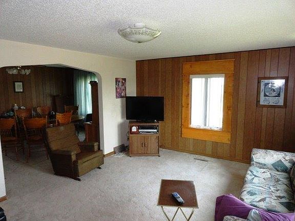 4th image of 2635 255th St