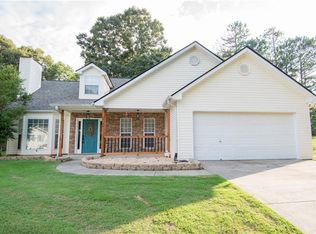 6104 Live Oak Dr, Flowery Branch, GA 30542