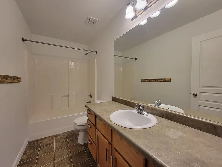 1378 W Stone Meadow Dr — Photo 15