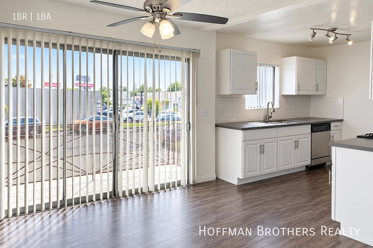Modern 1-Bedroom With Granite Kitchen, Balcony & Included Parking!! — Photo 1
