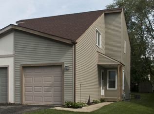 27W028 Cooley Ave, Winfield, IL 60190