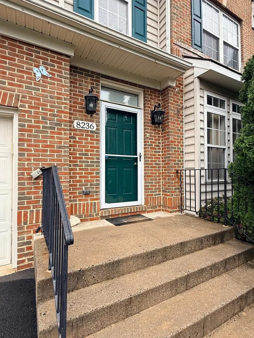5 bed, 3.5 bath, 2404 sqft, $4,900 — Photo 3