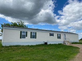 7834 N 83rd St, Grand Forks, ND 58203