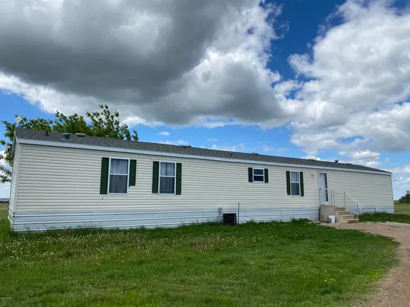 7834 N 83rd St, Grand Forks, ND 58203