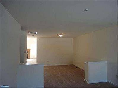 4th image of 2717 Juniper Ln