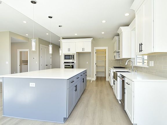 5th image of 2901 NE 170th Ct