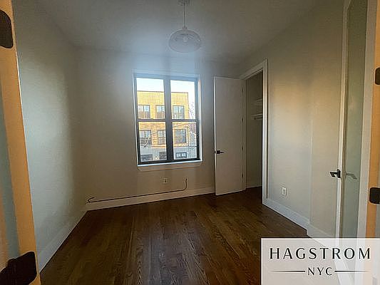 5th image of 293 Stockholm St APT 3R