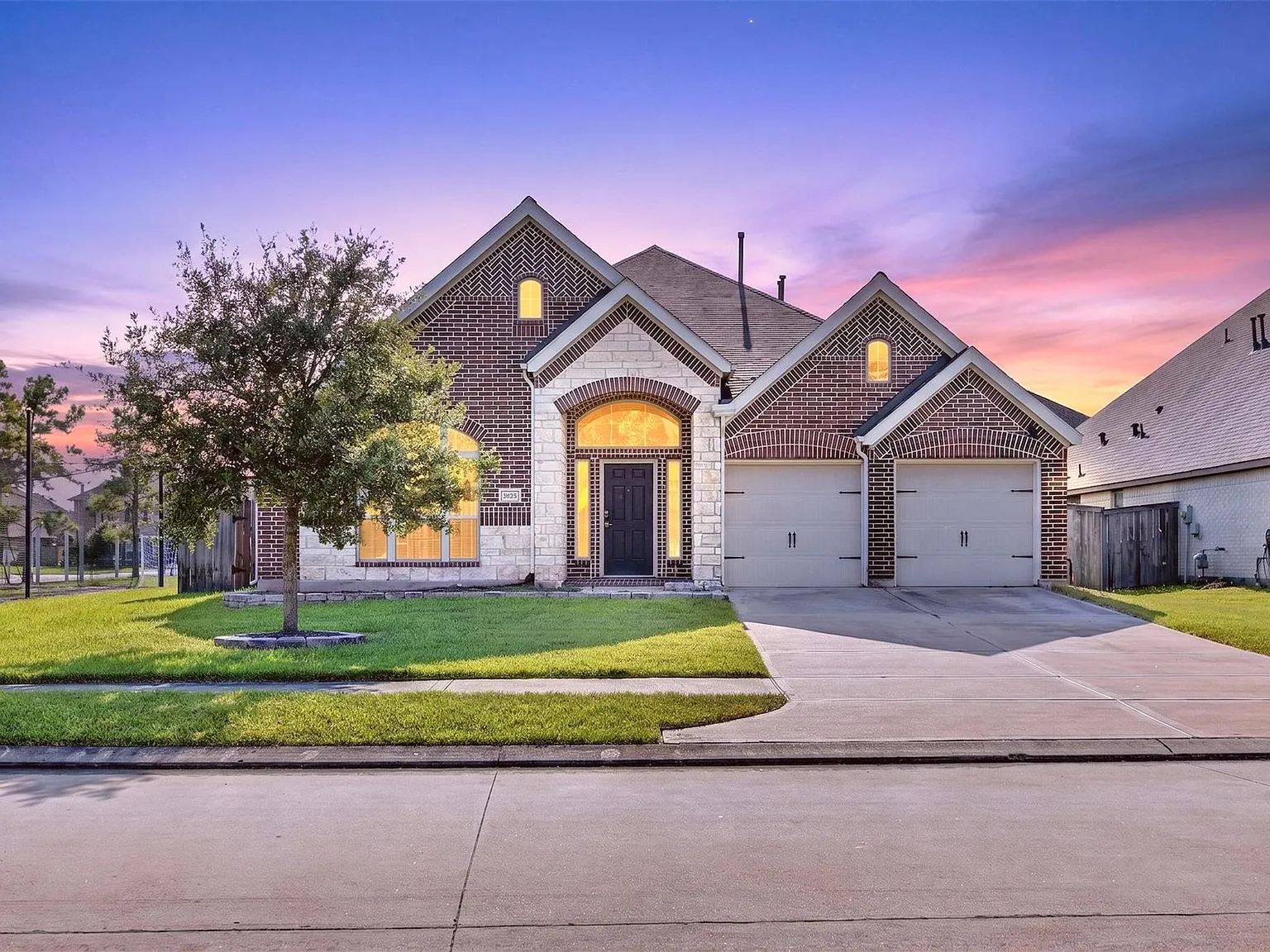 4 bed, 3.0 bath, 2785 sqft, $2,900 — Photo 2