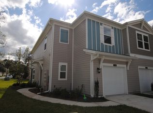 7368 Palm Hills Dr, Jacksonville, FL 32244