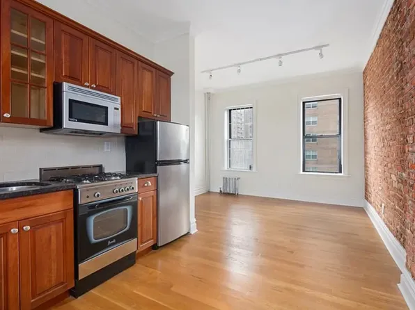 409 E 6th St APT 5C, New York, NY 10009