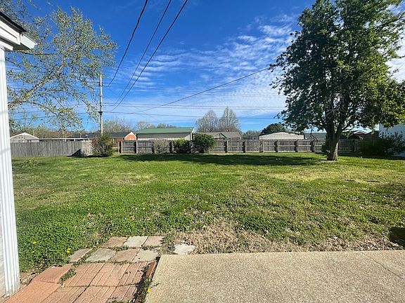 2nd image of 107 Darden Pl