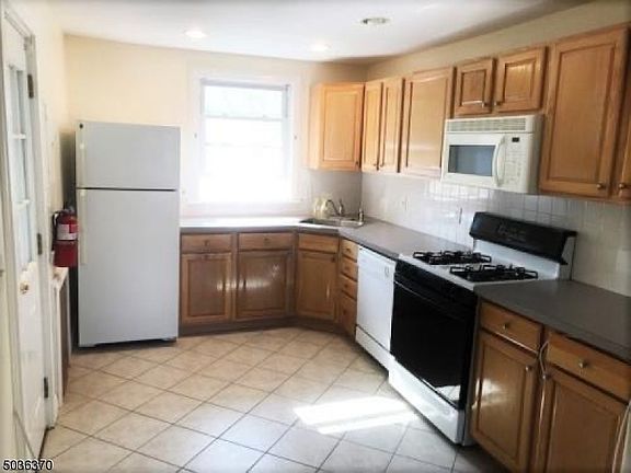 3rd image of 100 Claremont Ave #2
