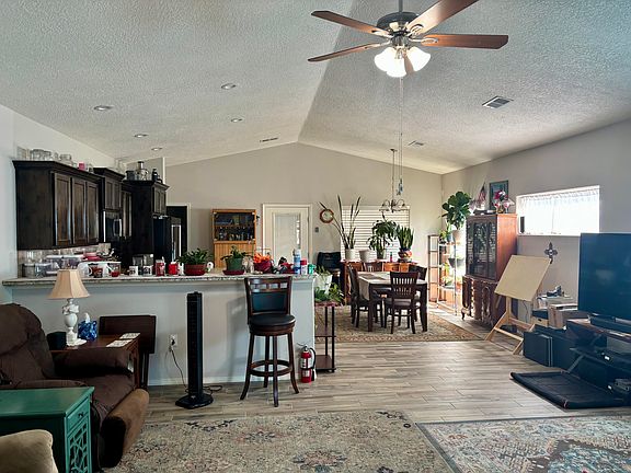 3rd image of 308 Sunrise Bluffs Dr