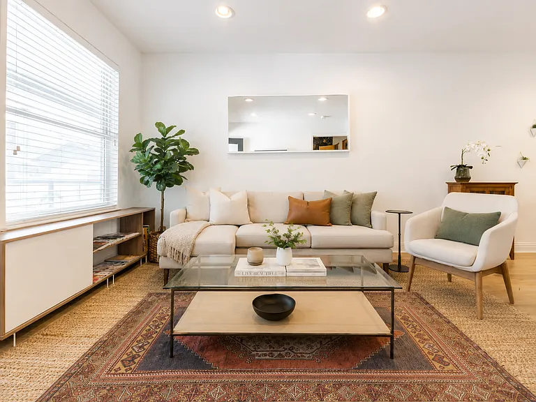 609 Blanco St #106 — Photo 2
