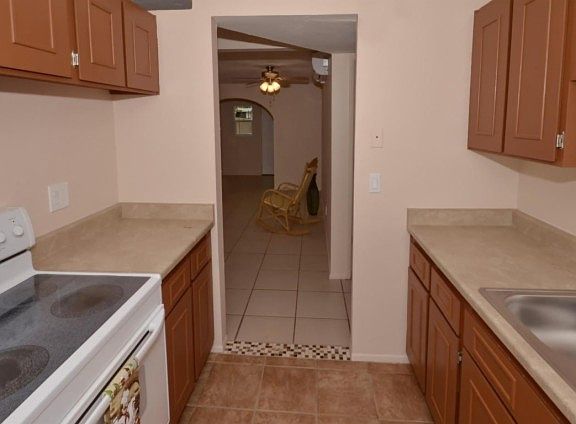 4th image of 4044 S Evergreen Ave