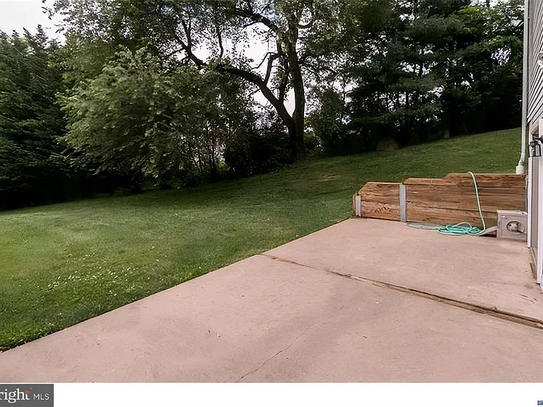 117 Susan Dr — Photo 27