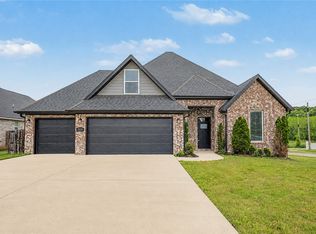 369 Waterfall Ln, Springdale, AR 72762
