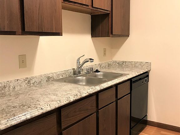 5th image of 2424 Chalet Gardens Ct APT 4