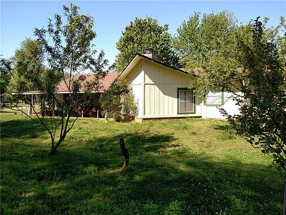 2nd image of 14592 Oakcrest Dr