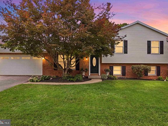 2nd image of 130 Geiser Way