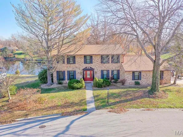 814 W Lakeshore Dr, O'Fallon, IL 62269