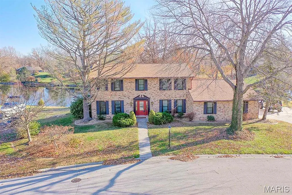 814 W Lakeshore Dr photo 1