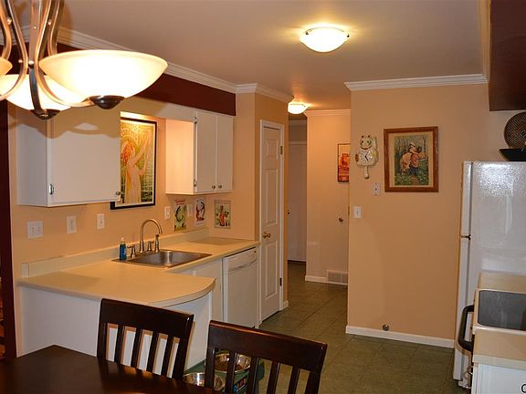 2nd image of 204 Whitetail Ct