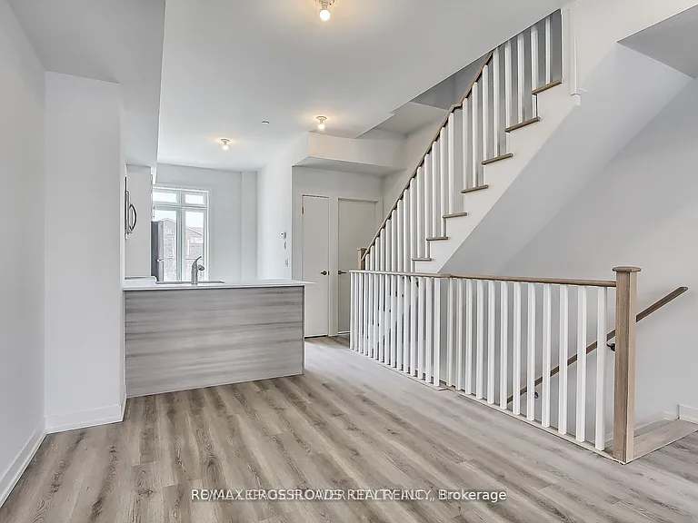 98 Bartley Dr — Photo 7