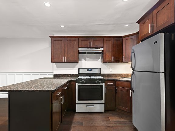 5th image of 70 Green St APT 1