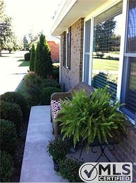 3rd image of 2608 Western Hills Dr