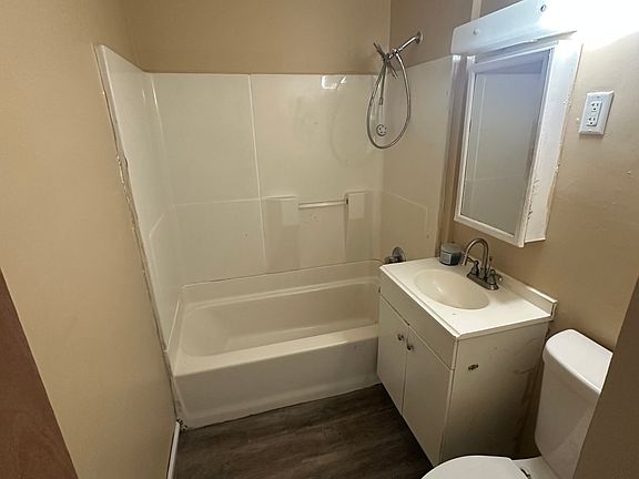 5th image of 832 Caddo Ave