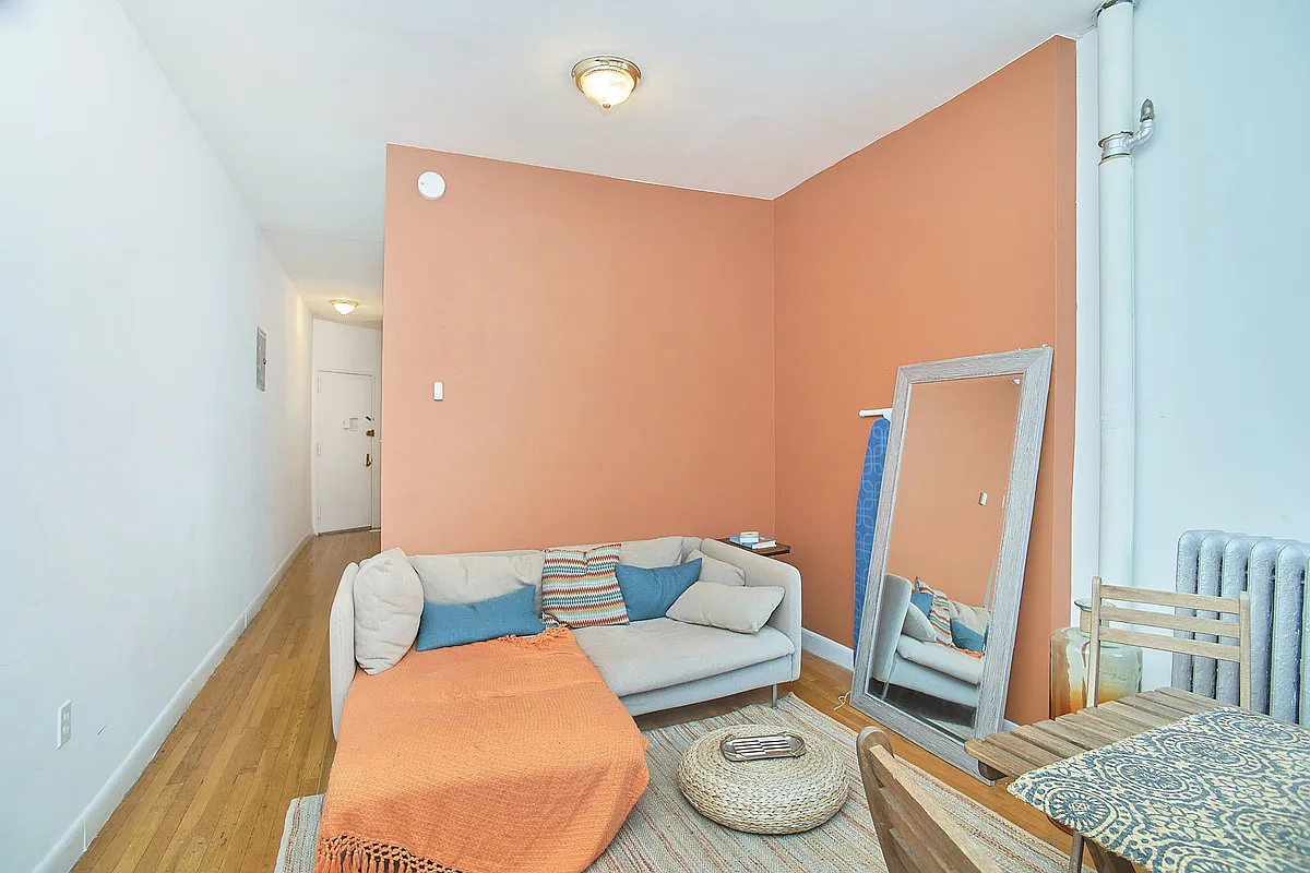 Building Photo - 358 W 127th St #5E