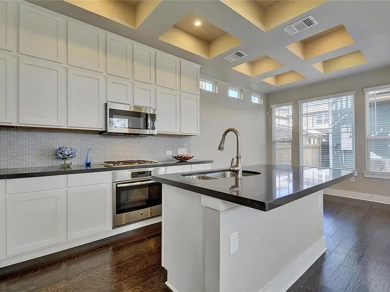 900 Banyon St #A — Photo 3