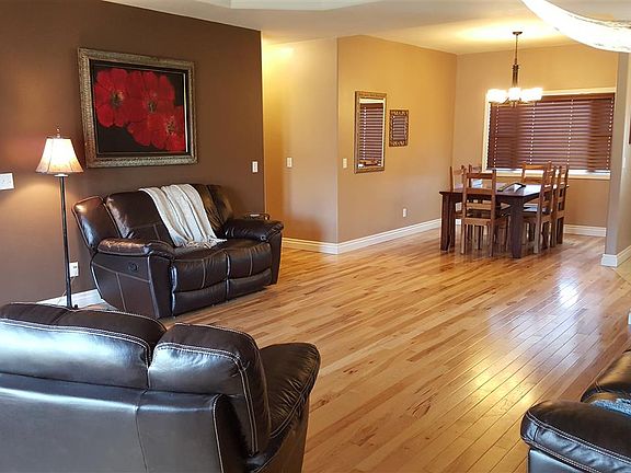 5th image of 3233 Strom Dr