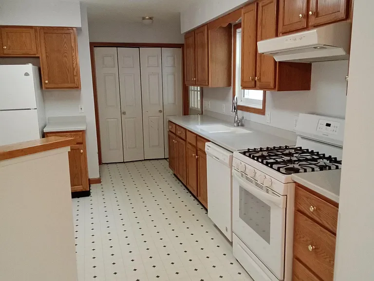 5 Jane Ct — Photo 4