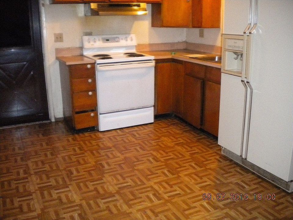 2nd image of 8441 Island Dr S