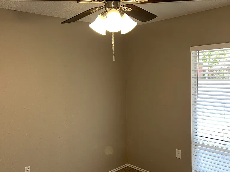 2911 Lakebriar St — Photo 9