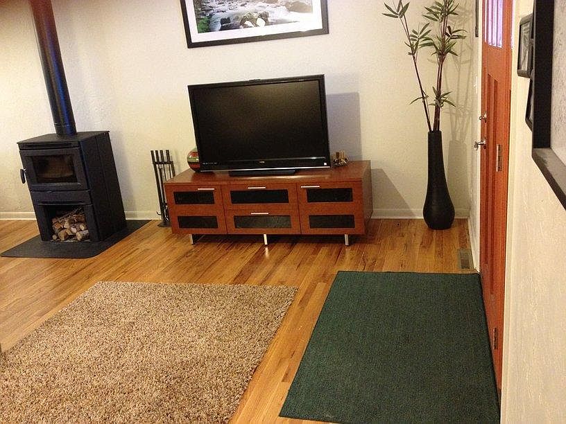 2nd image of 3075 Ash Ave