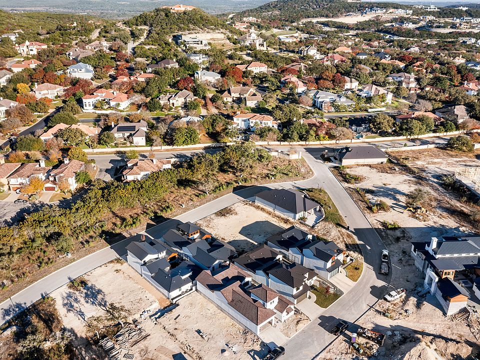 1st image of 12 Dominion Dr