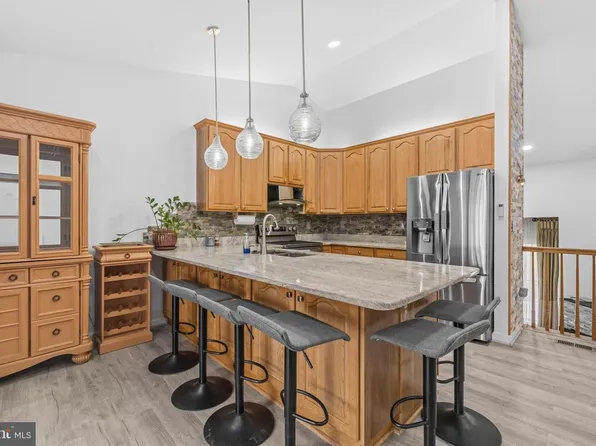 505 Aquahart Rd, Glen Burnie, MD 21061