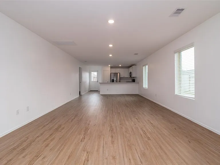 8834 Bar Harbor Dr — Photo 2