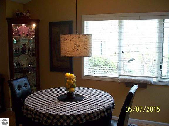 5th image of 3726 Country Club Dr