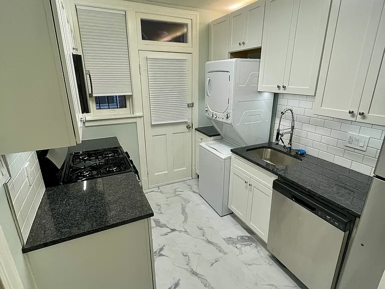 515 N Arthur Ashe Blvd — Photo 3