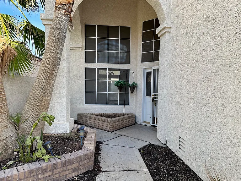 3846 Mapleview Ct — Photo 9