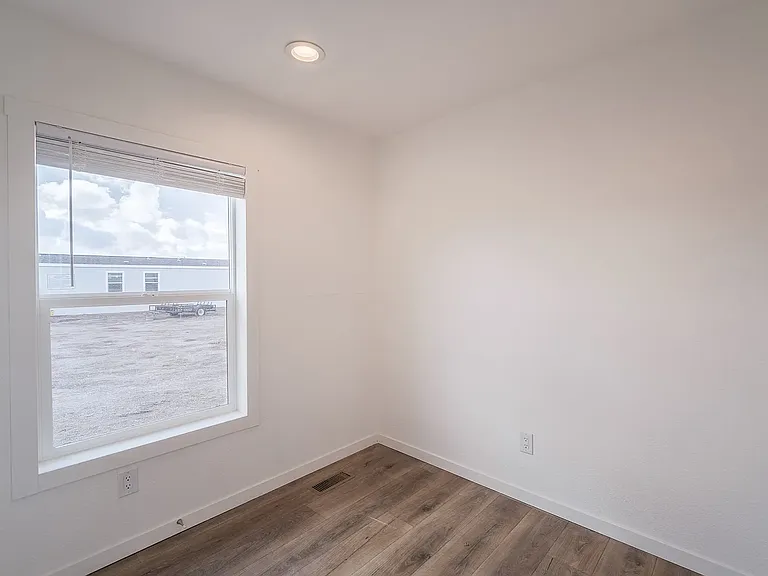 220 W 100 N #6 — Photo 11