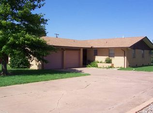 812 N Front St, Medford, OK 73759
