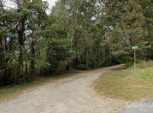 120 Mathis Dr, Union Grove, NC 28689