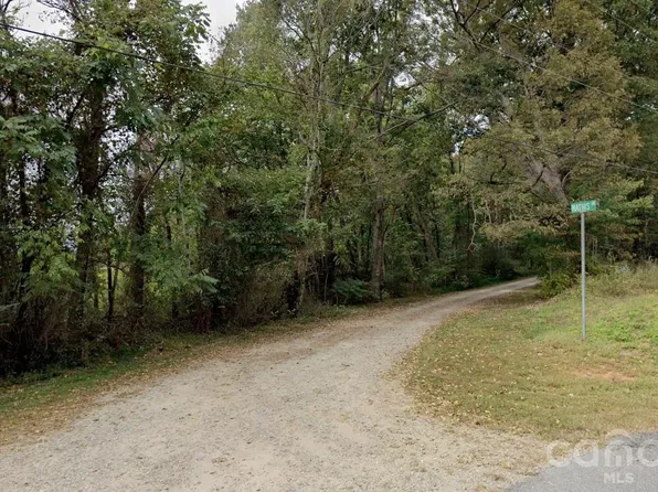 120 Mathis Dr, Union Grove, NC 28689