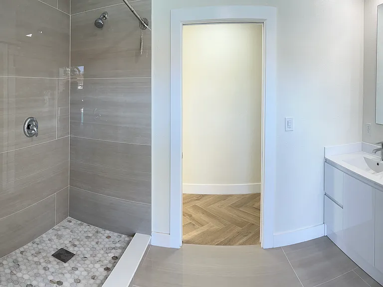 560 NW 58th Ct — Photo 5